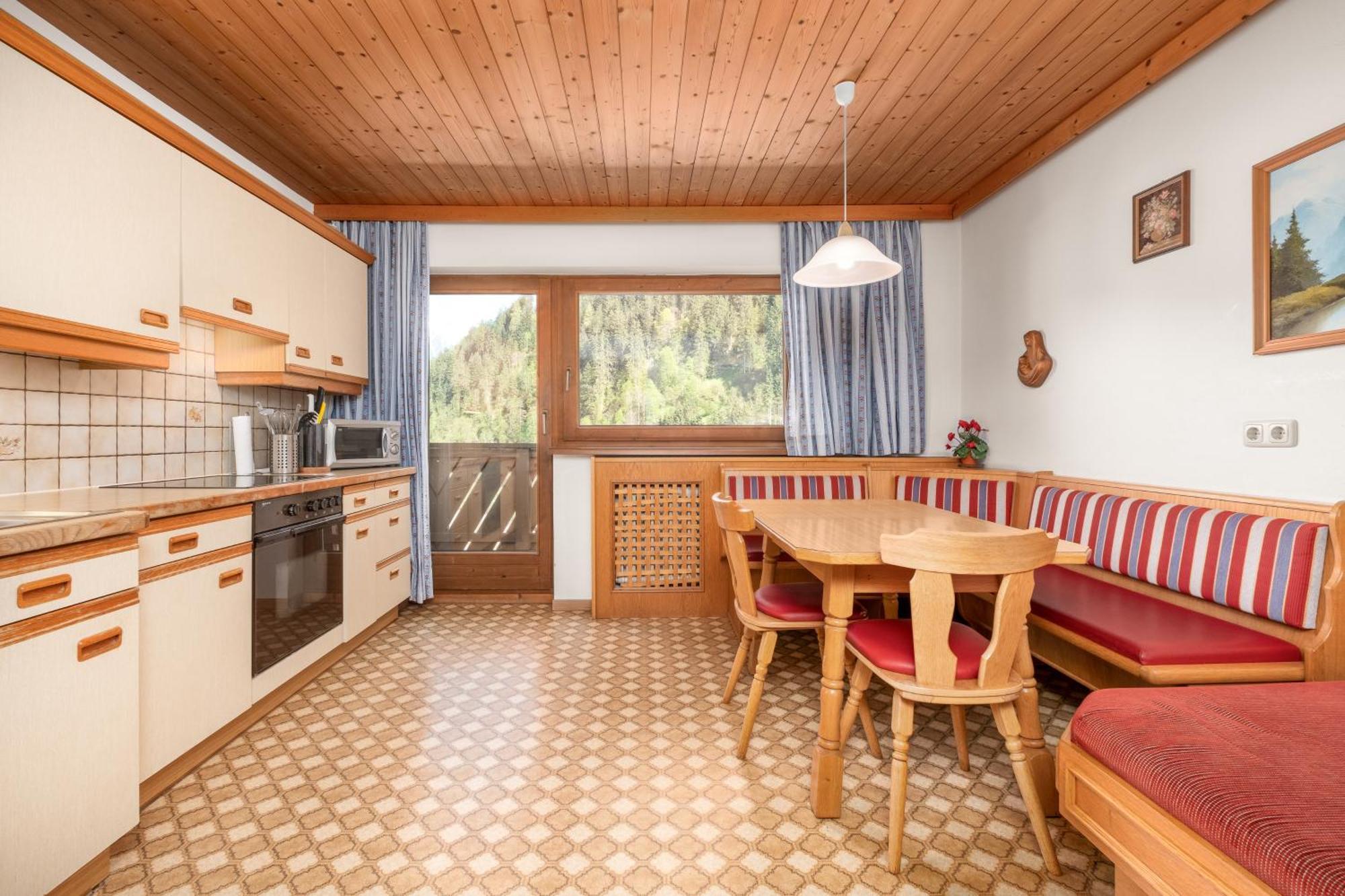 Haus Tuxerklamm Διαμέρισμα Mayrhofen Δωμάτιο φωτογραφία